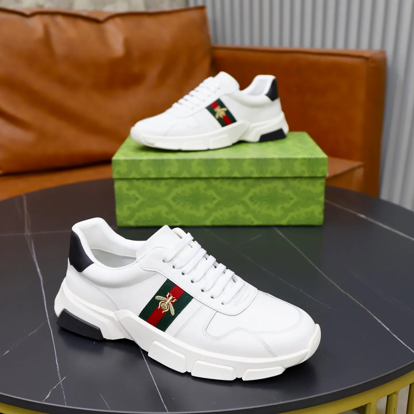 Ex-factory price: 540💰💰🙅‍♂️🙅‍♂️🙅‍♂️ Brand: GUCCI Standard code: 38-44 (45 customized) Grade: Same as the official website Material: Cowhide stitching Comfortable and breathable sheepskin lining Lightweight and wear-resistant sports outsole Style category: Men's fashionable casual shoes Running sports shoes Distinguished luxury brand elements Top luxury color: actual picture color